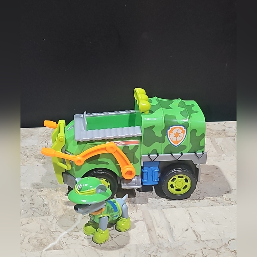 Paw Patrol Rocky Jungle Rescue - Jungle Recycle Truck Vehicle & Figure